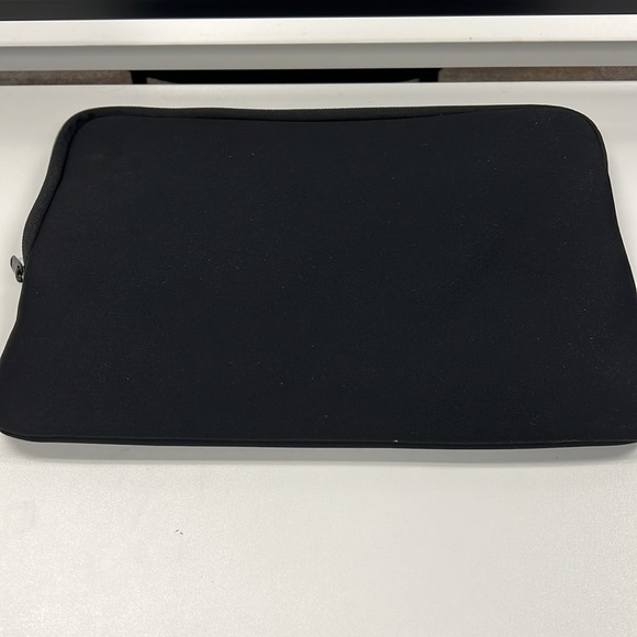 14” case logic memory foam laptop sleeve. - Picture 3 of 3